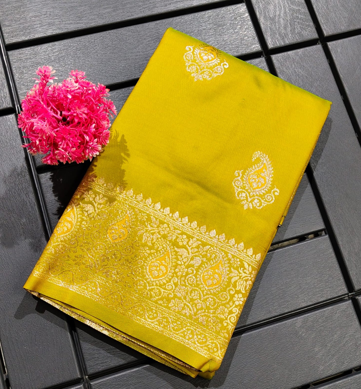 TANCHURI KATAN BANARASI SILK