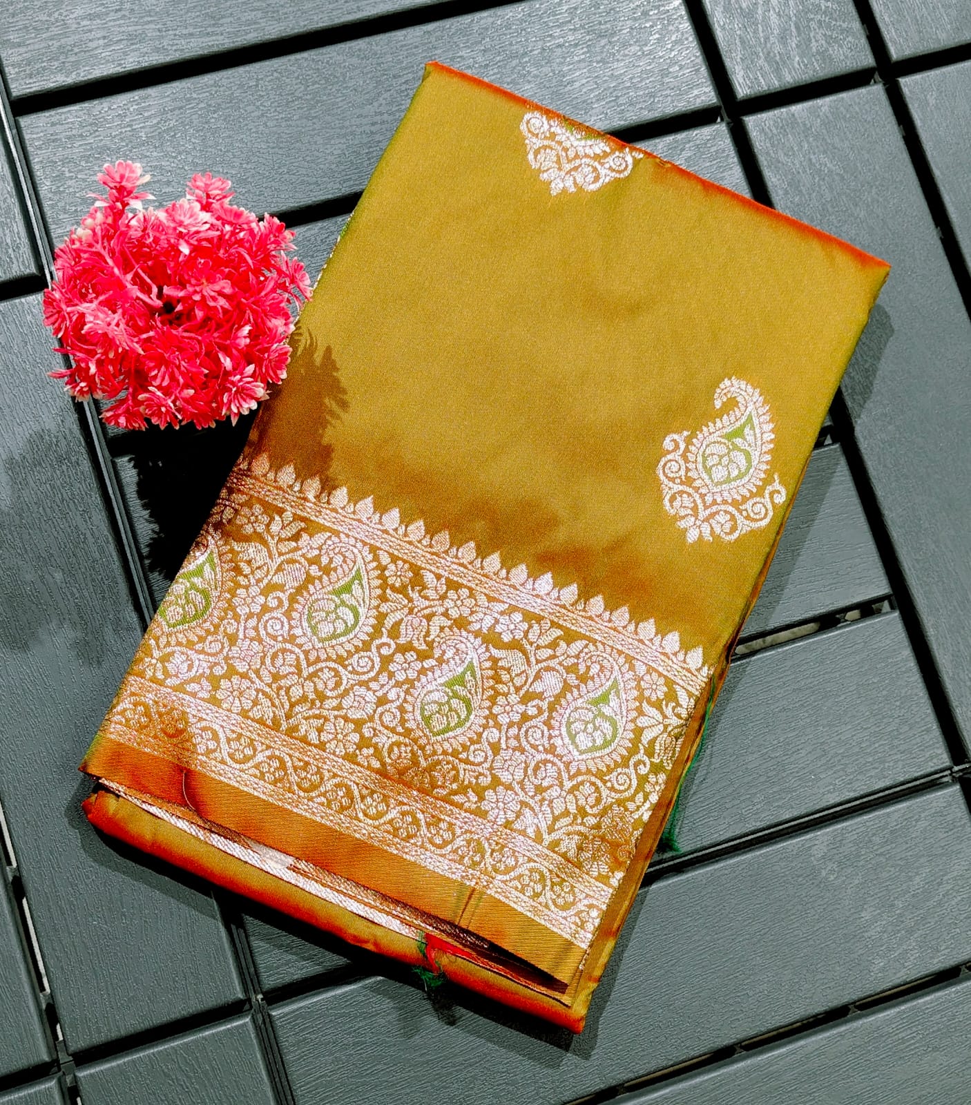 TANCHURI KATAN BANARASI SILK