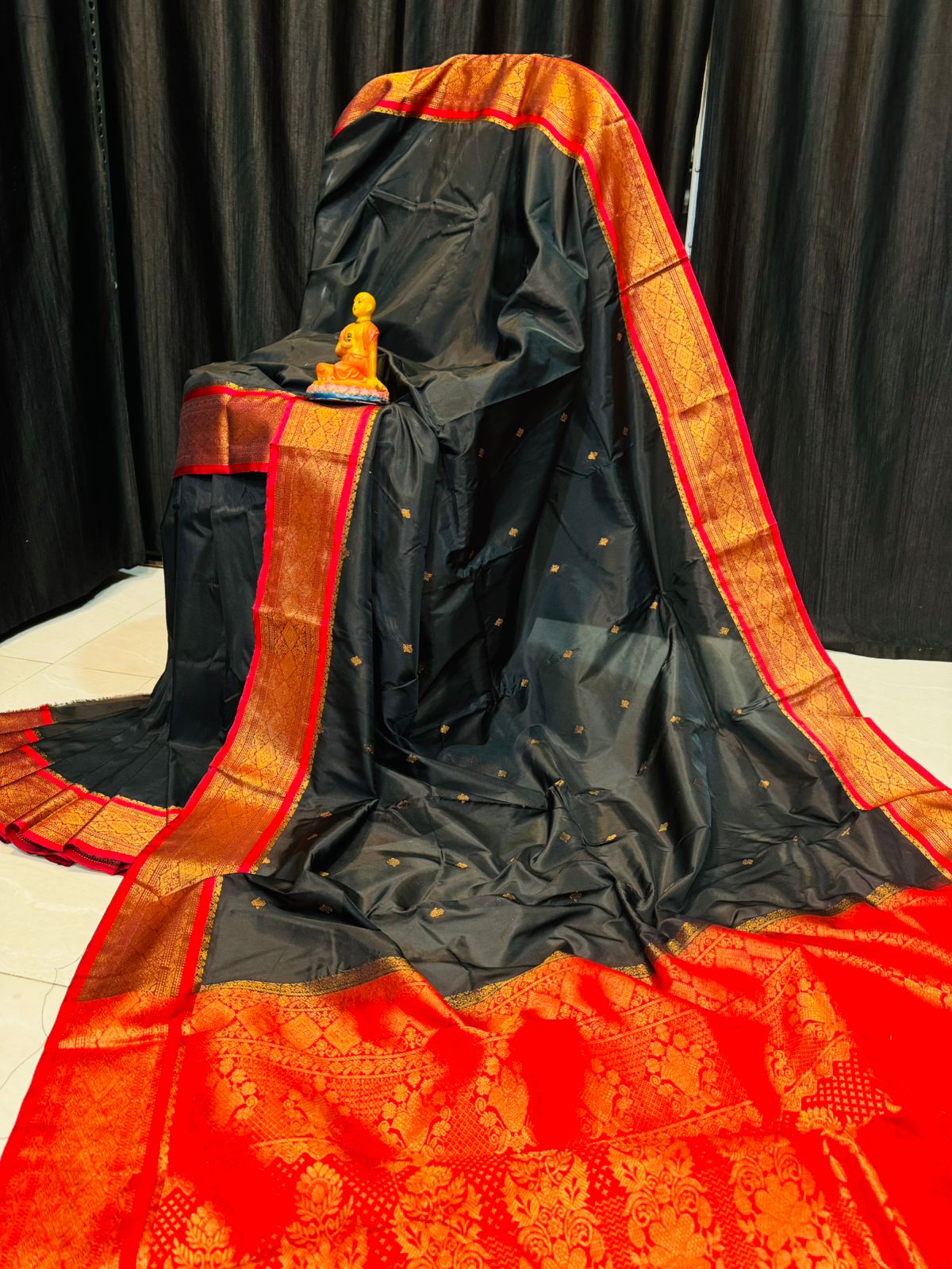 SEMI KANJIVARAM SILK
WITH GATTI PAR